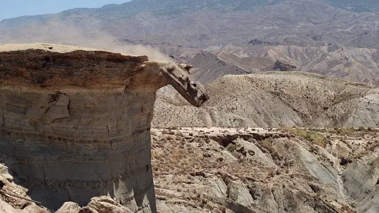 Indiana Jones y la última cruzada - Fondo