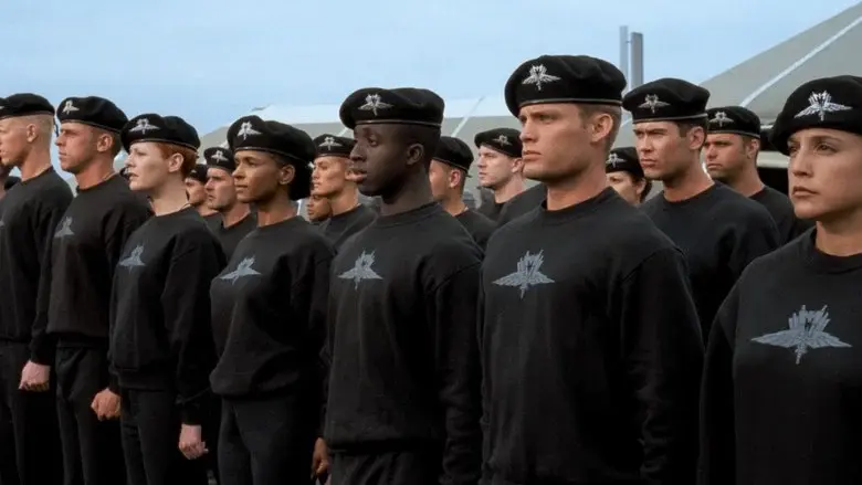 Starship Troopers: Las brigadas del espacio - Fondo