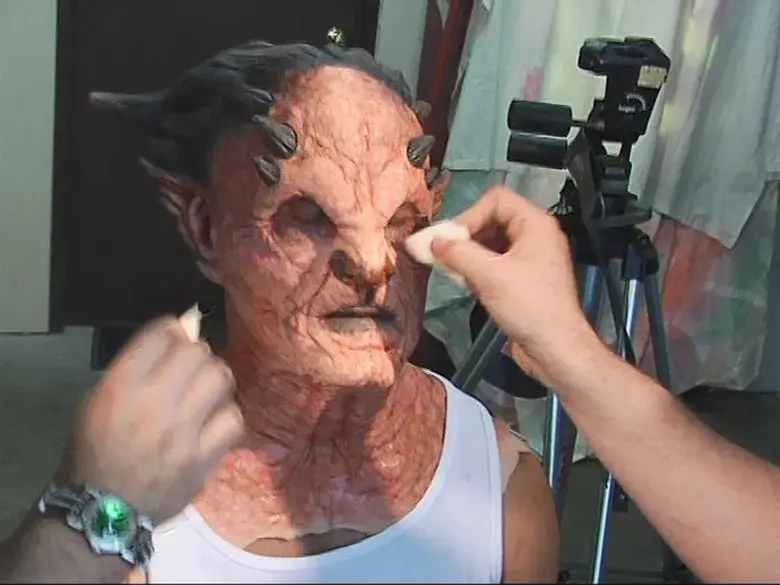 Cómo se crea un monstruo