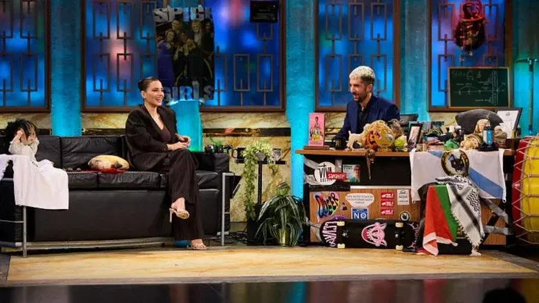 Andrea Duro y Angelus Apatrida