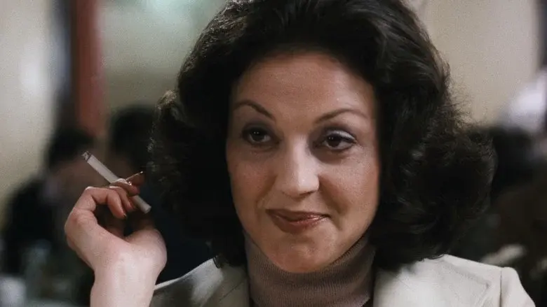 Una mujer descasada - Fondo