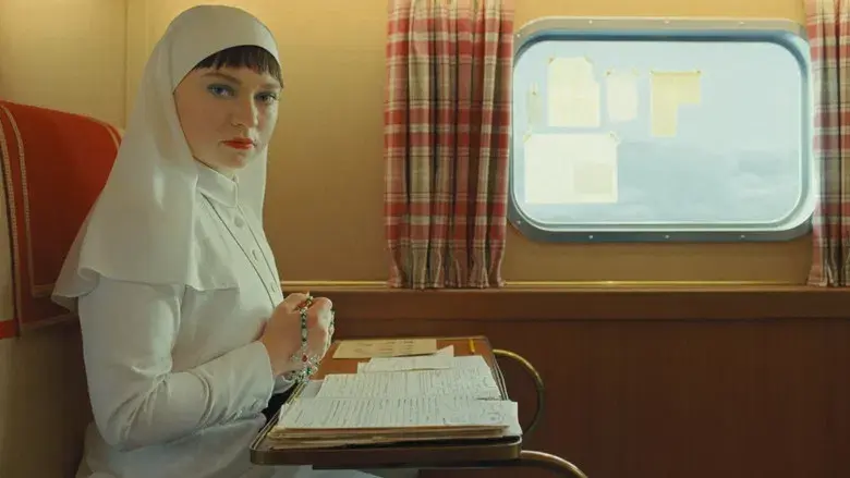 La trama fenicia - Fondo