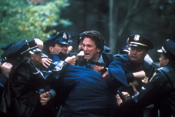Suspenso insostenible: 7 películas que te mantienen al borde de la silla hasta el final