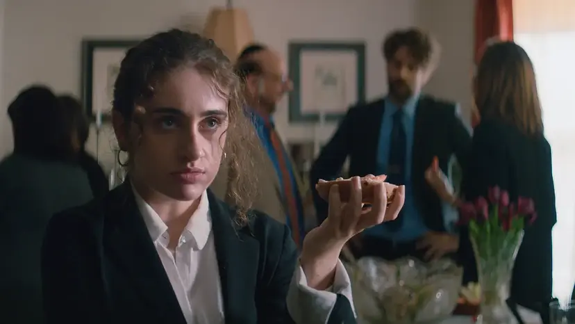 Crítica de &#8216;Shiva Baby&#8217;: el debut incómodo de Emma Seligman