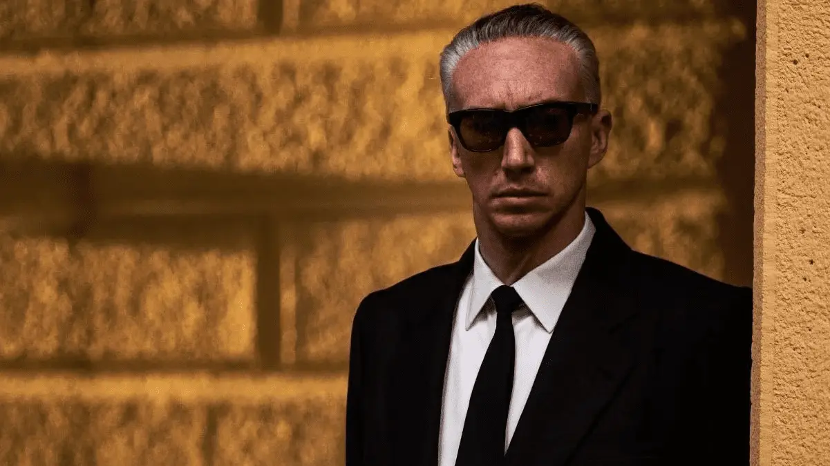 adam driver en el trailer de ferrari de michael mann