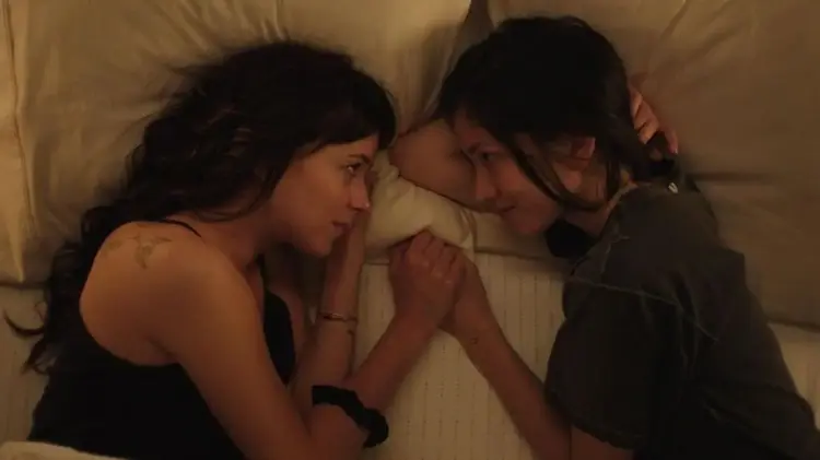 Crítica de 'Am I Ok?', película protagonizada por Dakota Johnson (Max)