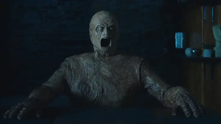 Crítica de ‘Medium’ (‘Oddity’), película de Damian McCarthy con Carolyn Bracken