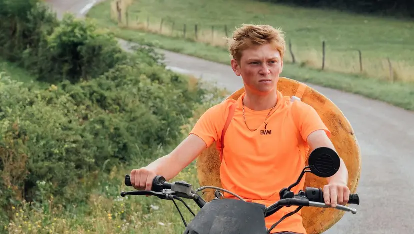 Crítica de &#8216;Vingt dieux&#8217; (&#8216;Holy Cow&#8217;), un coming-of-age de Louise Courvoisier