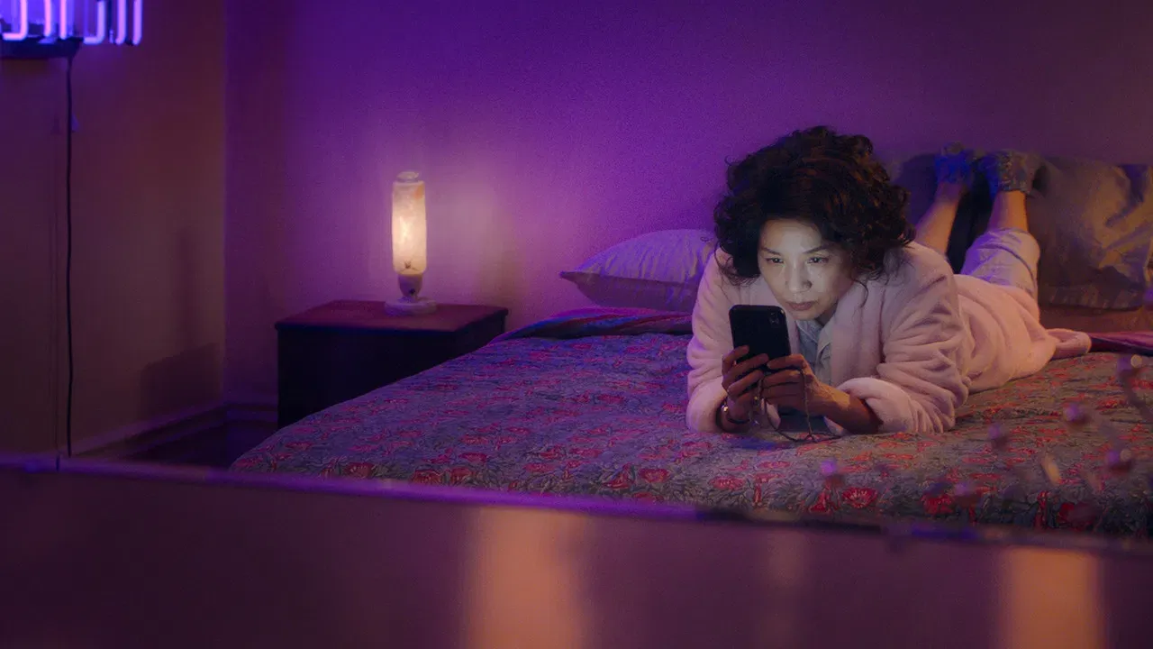 The Mother and the Bear fondo