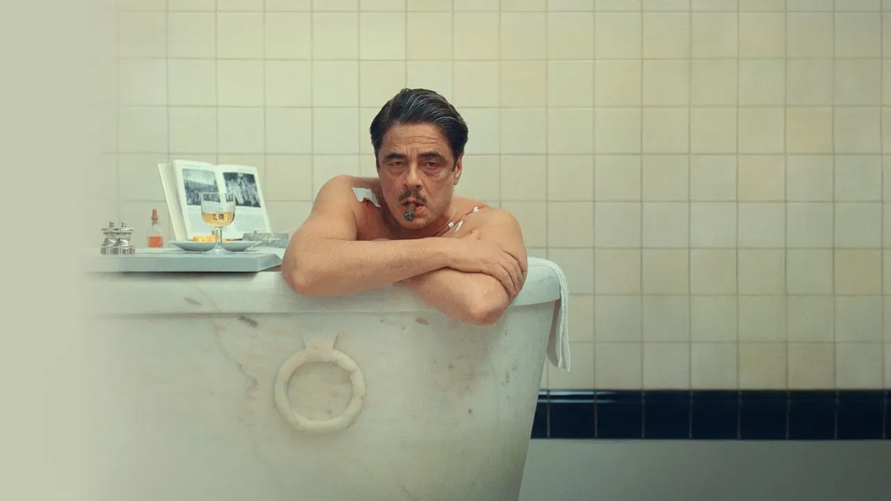 La trama fenicia fondo