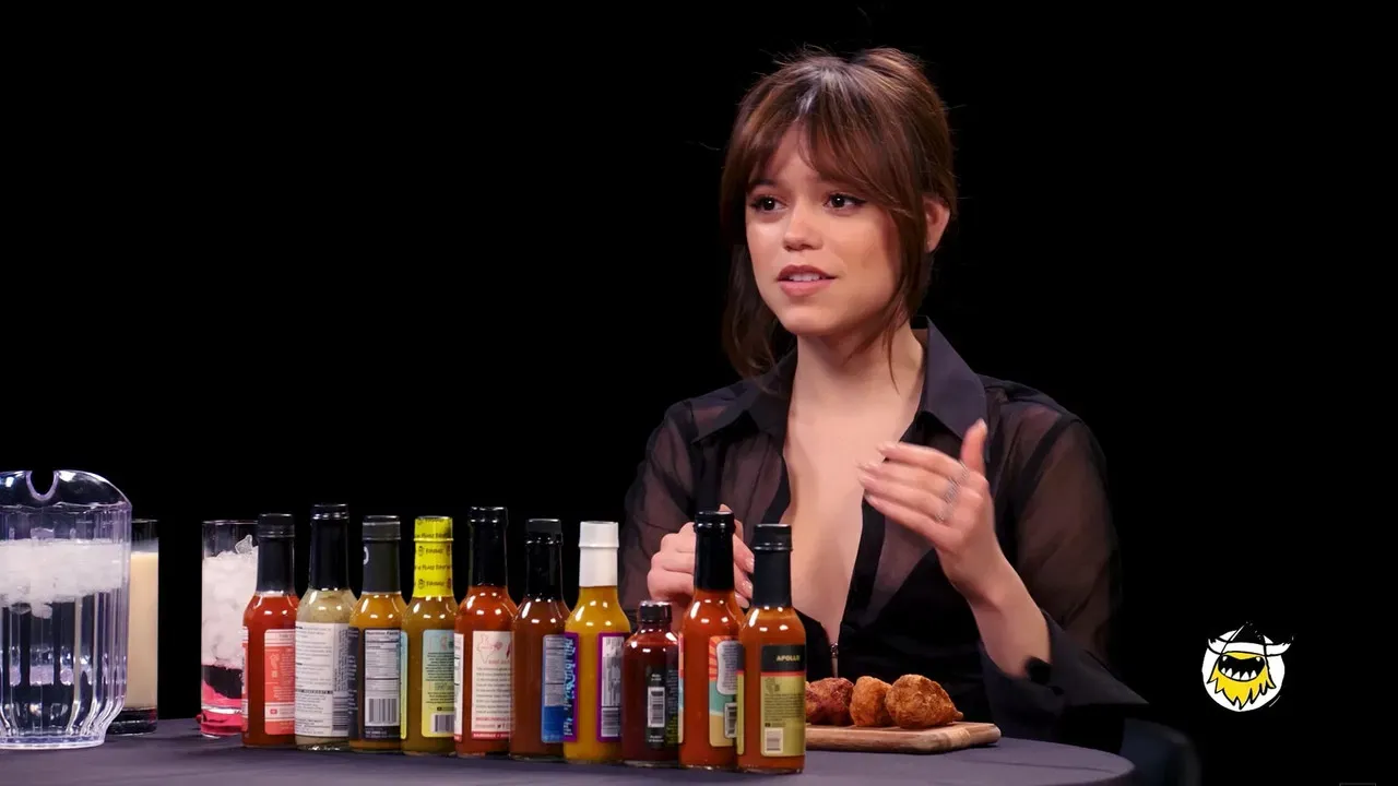 Hot Ones fondo