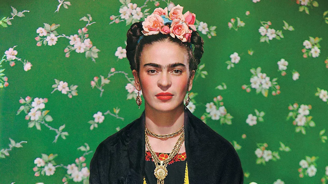 Becoming Frida Kahlo fondo