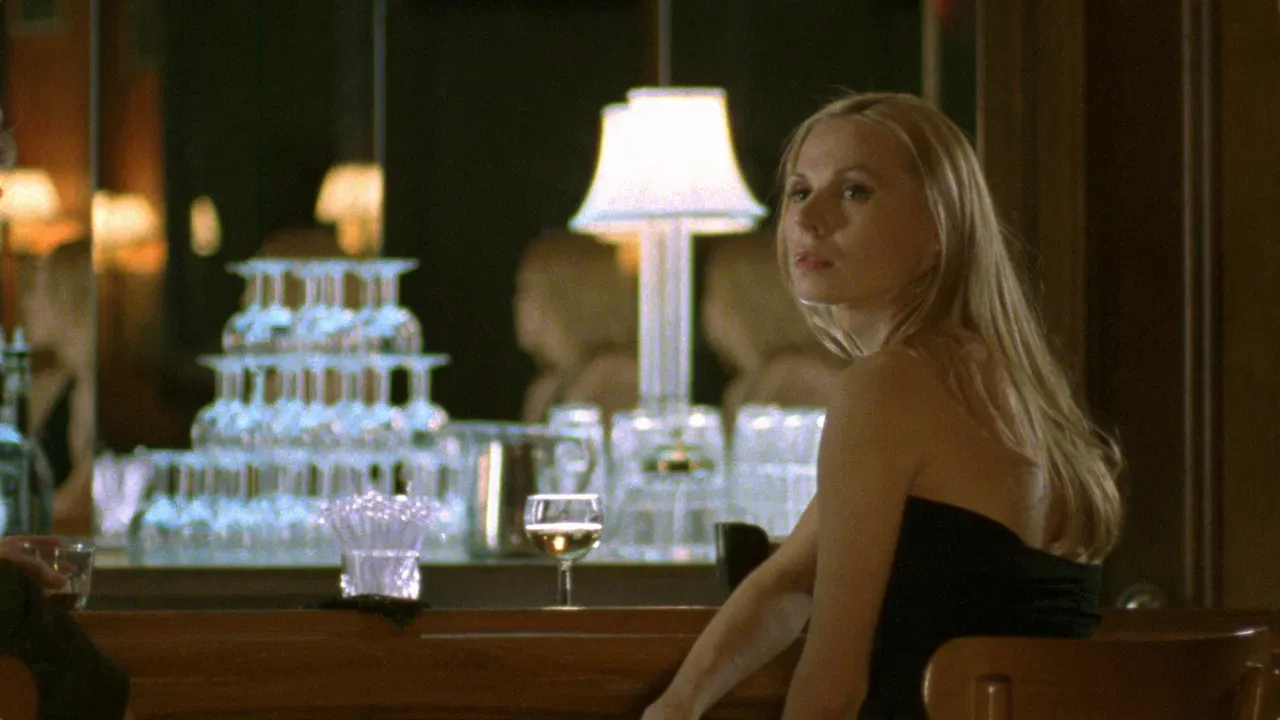 Forty Shades of Blue fondo