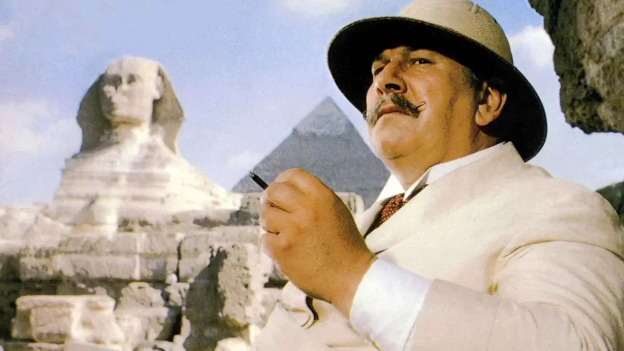 Hércules Poirot (Peter Ustinov)