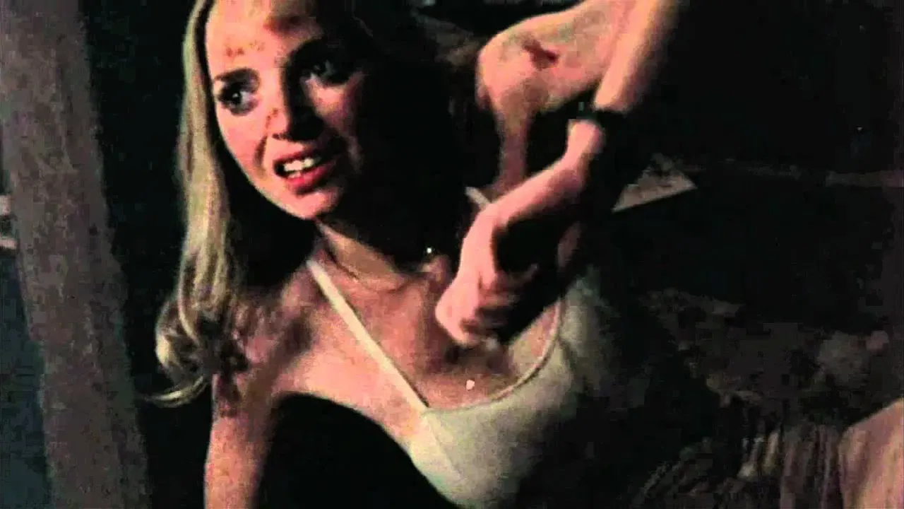 Lo extraño (Extraños) fondo