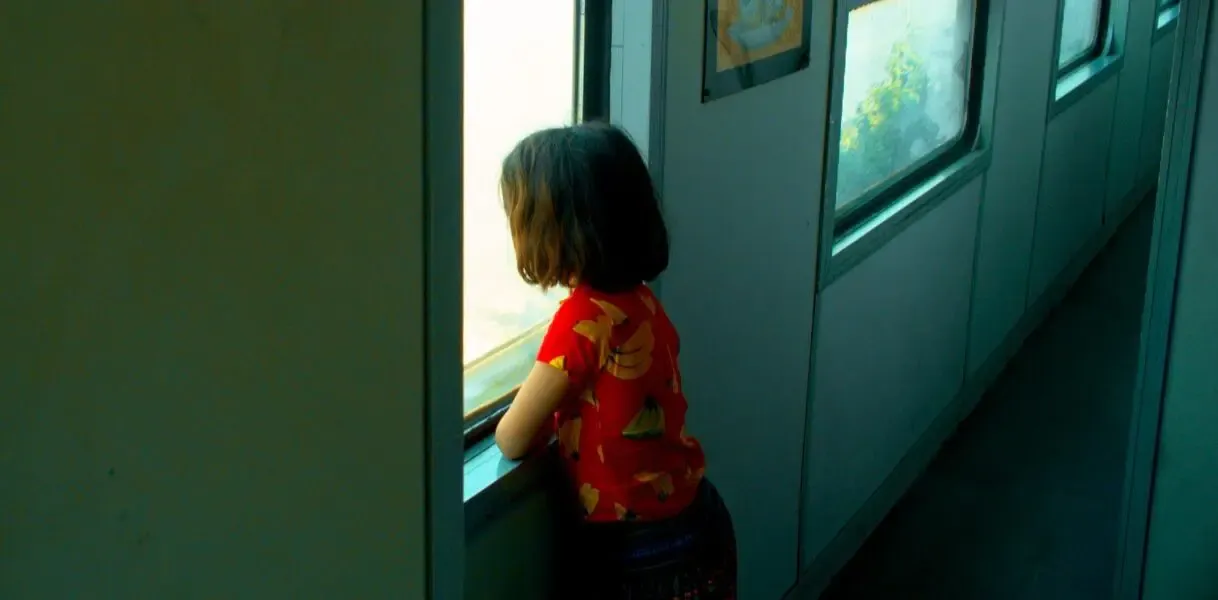 Crítica de 'Dark Light Voyage', documental de Tin Dirdamal y Eva Cadena (Mar del Plata 2021)