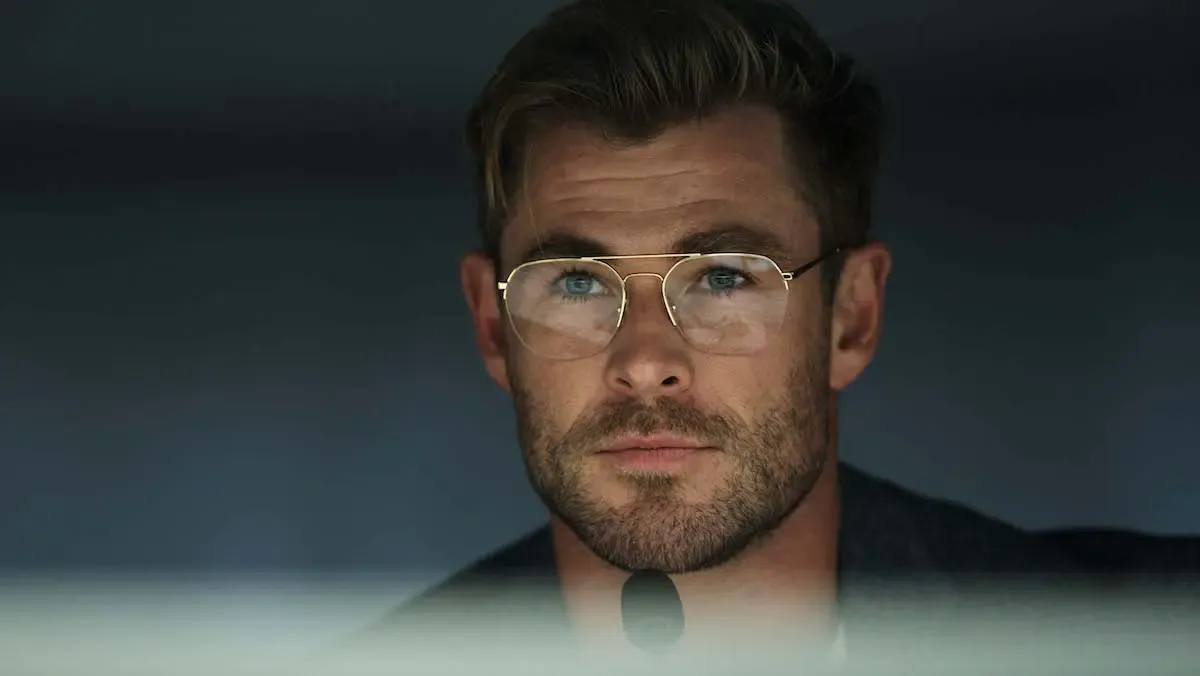 Crítica de 'Spiderhead', de Joseph Kosinski con Chris Hemsworth y Miles Teller (Netflix)