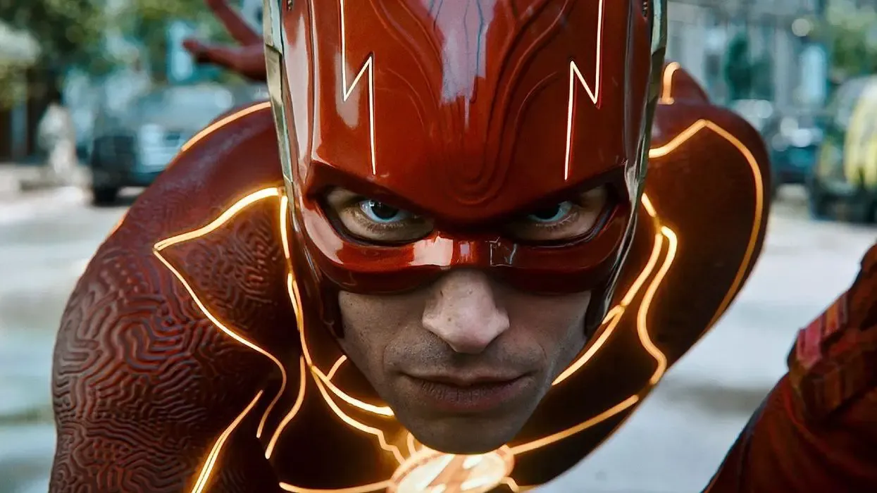 Ezra Miller protagoniza el primer trailer de 'The Flash'