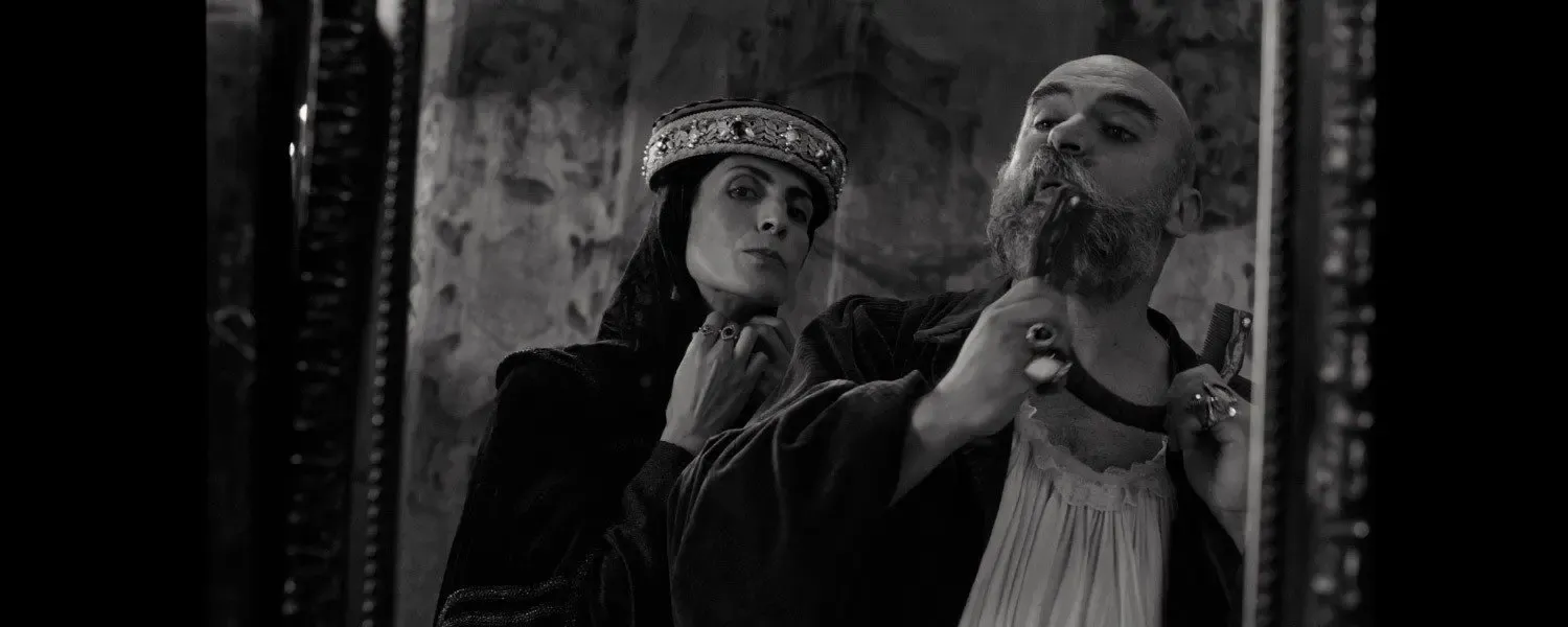 Crítica de 'UBU', de Paulo Abreu: una adaptación del teatro absurdo