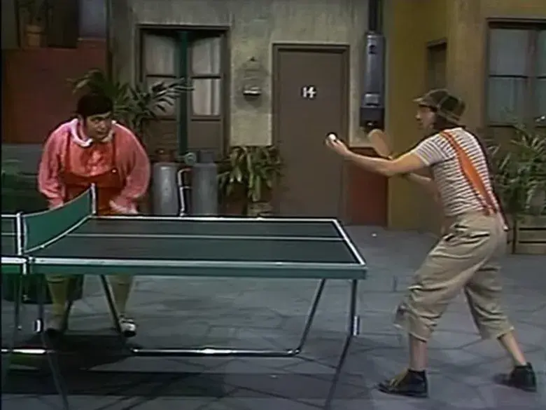 Huevos y raquetas de Ping Pong