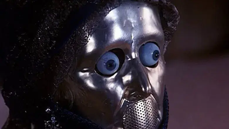 La ilusión de la Dama de Acero Inoxidable