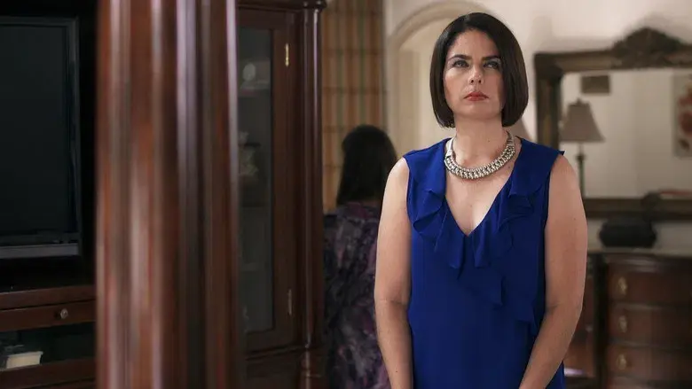 Aurelio tortura a Salazar para encontrar a Esperanza