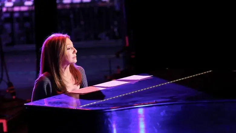 Detrás del telón rojo