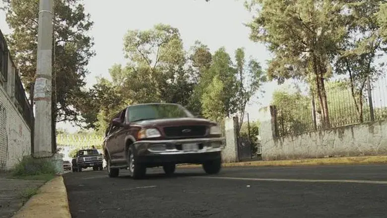 Atentan contra Aurelio Casillas y su familia