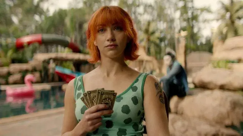 La chica con el tatuaje del pez sierra