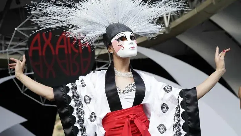 Que cante la muy boba