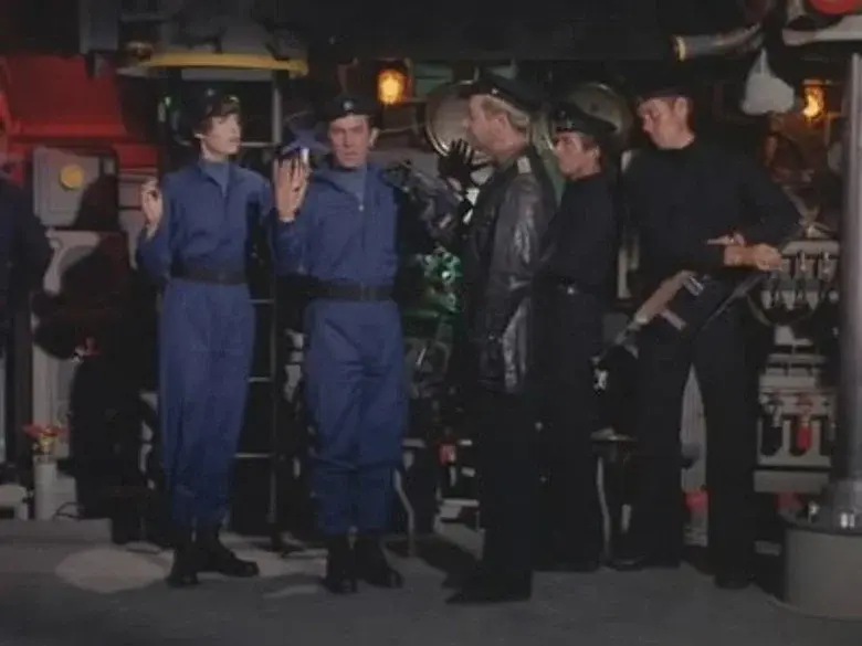 Tres espías en el Submarino