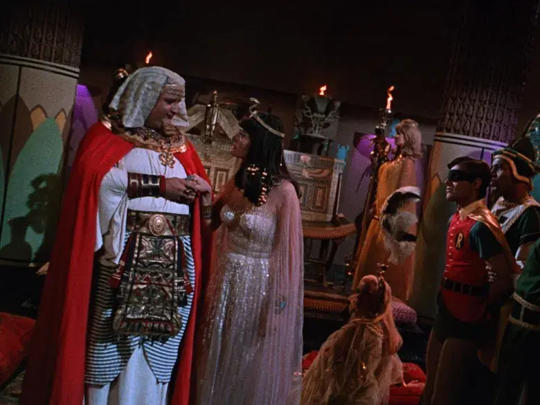 El Rey Tut a remolque