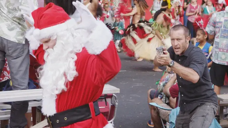 Un árbol alto sobresale entre los demás