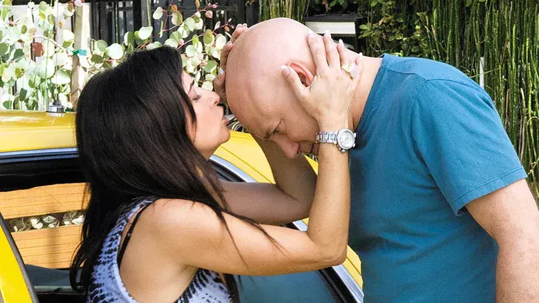 Caer y salir en Beverly Hills