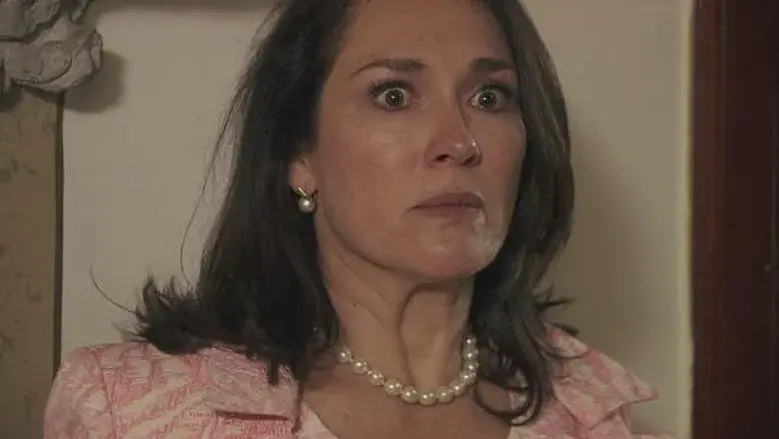 Juan le pega un tiro a Ximena