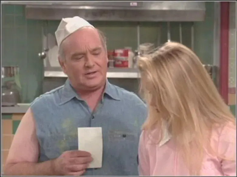 Kelly encuentra un trabajo