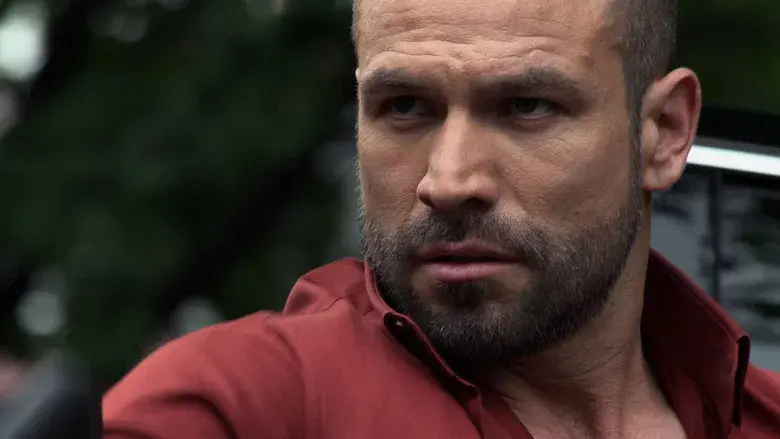 Aurelio le hace un atentado a Tony Pastrana