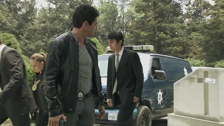 Aurelio asesina a su amante Mónica Robles