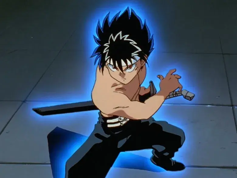 ¡La espada de Hiei hace pedazos a su enemigo!