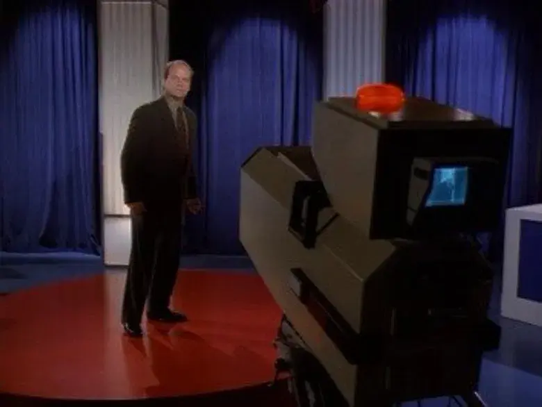 No, pero creo que Oleg Cassini coge ese autobús