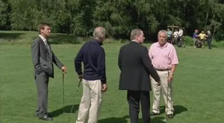 Asesinatos en el dogleg