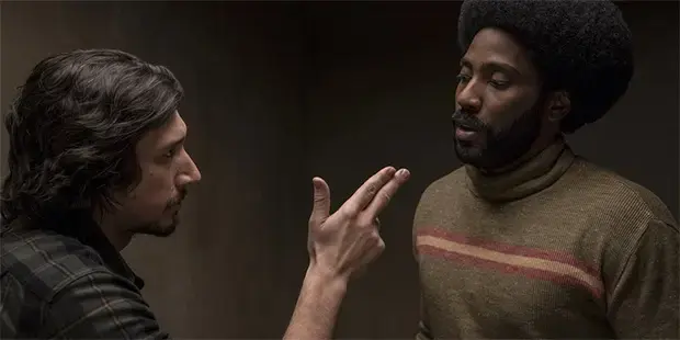 Crítica de «BlacKkKlansman»: Mirando a los ojos al racismo
