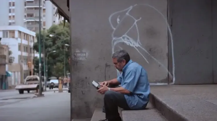 BAFICI 2021 – La radio: Objetos que marchitan