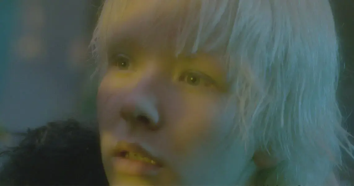 Crítica de 'After Blue (Paradis Sale)', de Bertrand Mandico (Mar del Plata 2021)