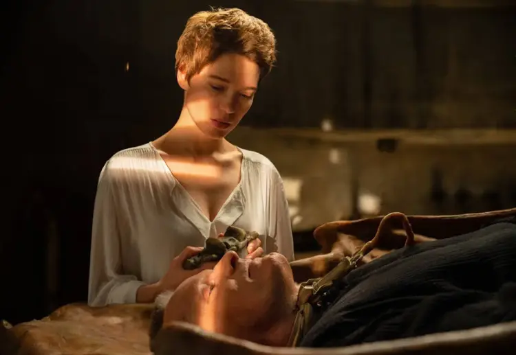 Crítica de 'Crimes of the Future', de David Cronenberg