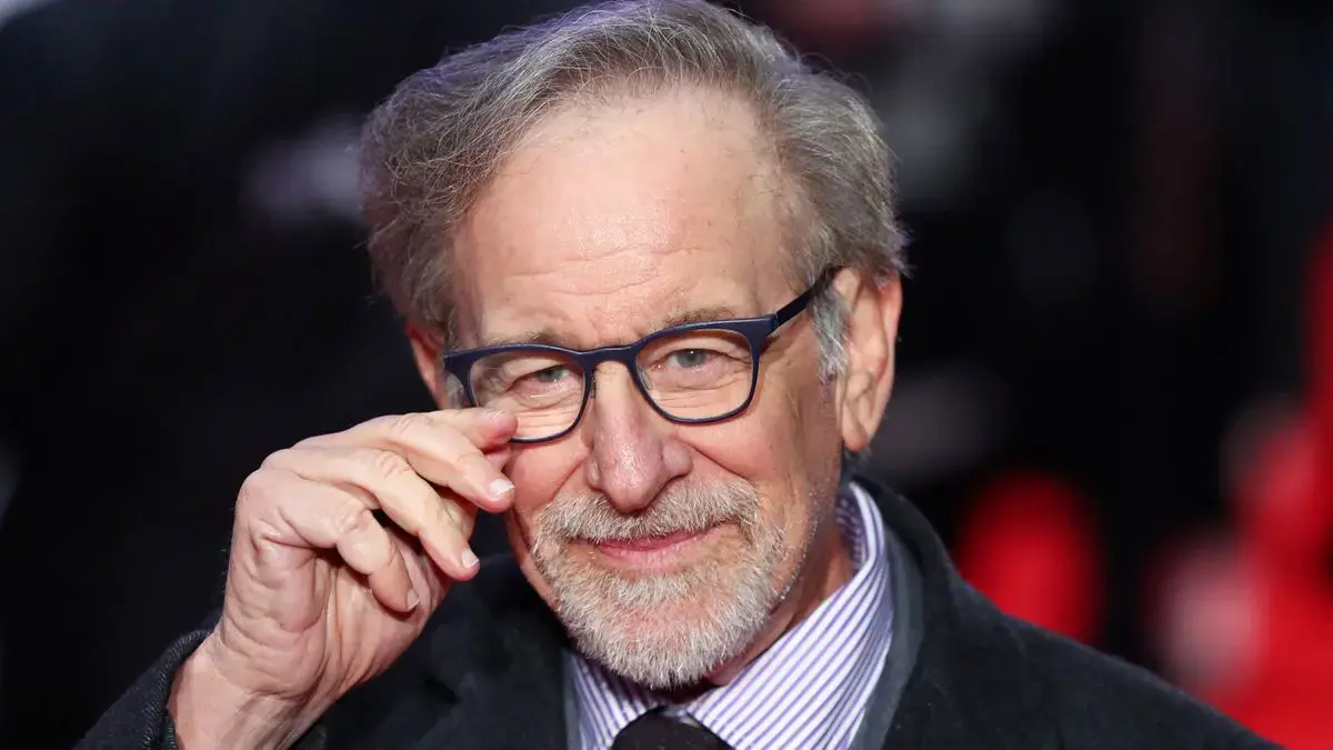 Steven Spielberg dirigió su primer videoclip con un celular y a sus 75 años