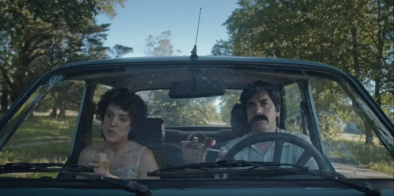 Algo que paso en año nuevo es la opera prima de Jorge Pinarrelo