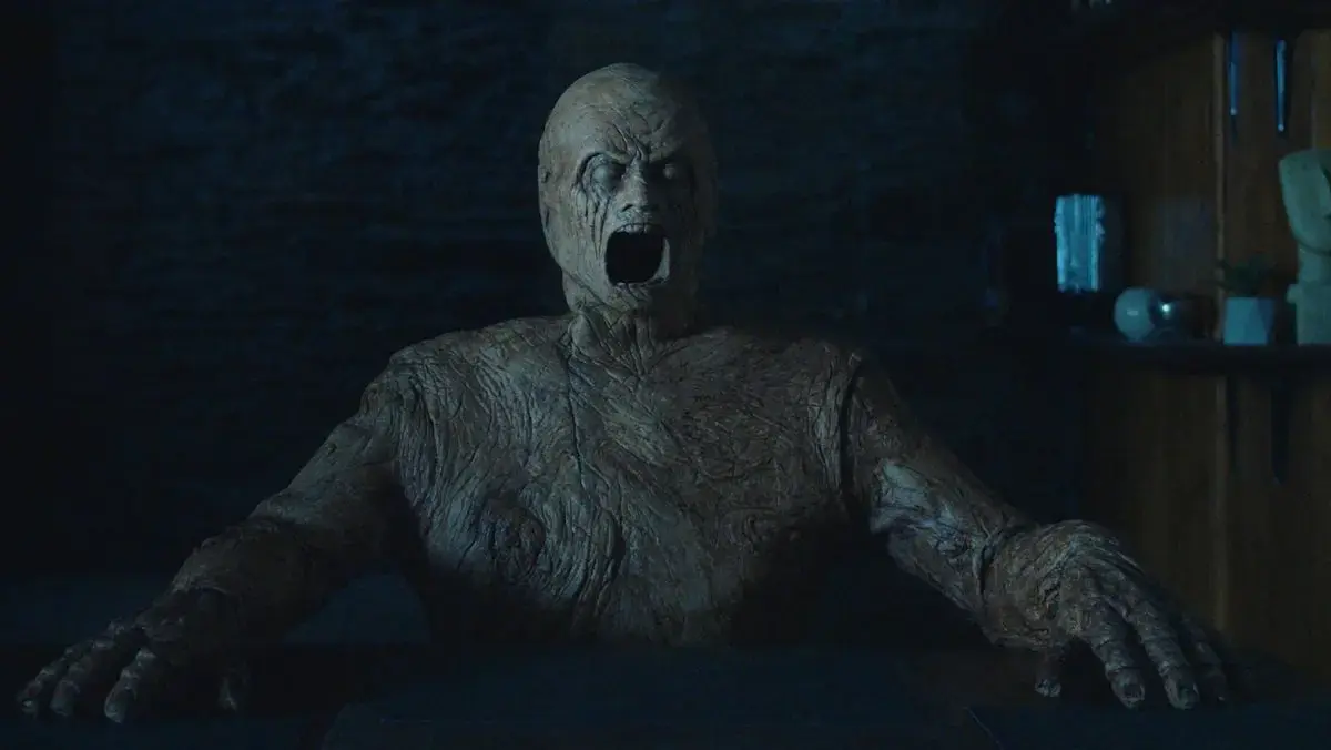 Crítica de ‘Medium’ (‘Oddity’), película de Damian McCarthy con Carolyn Bracken