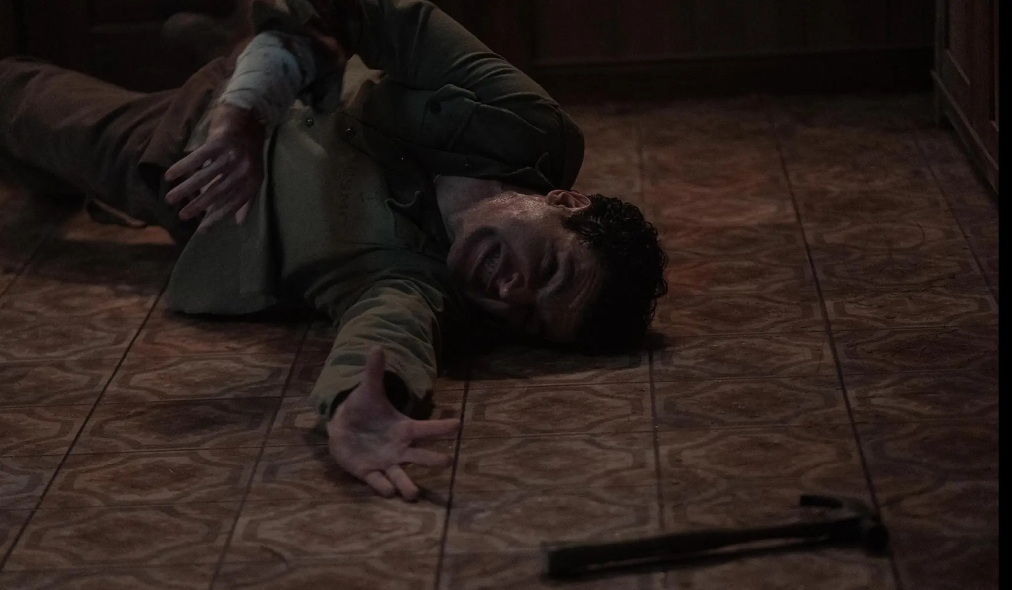 el protagonista se transforma en el hombre lobo 2025