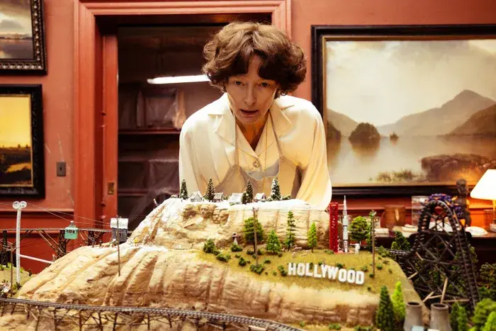 Crítica de 'The End', el extraño musical de Joshua Oppenheimer